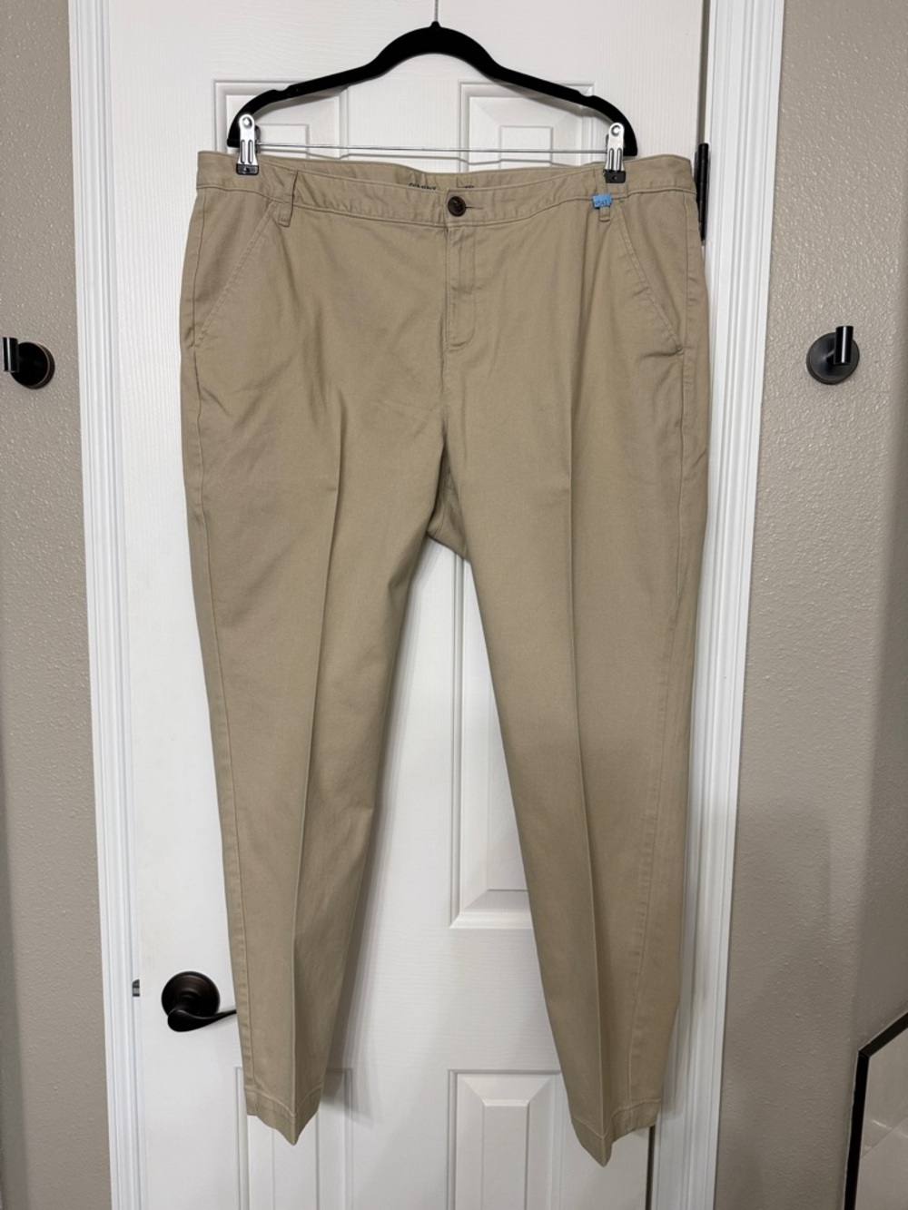 Old Navy women’s skinny stretch Khaki Chino Pants - Tan